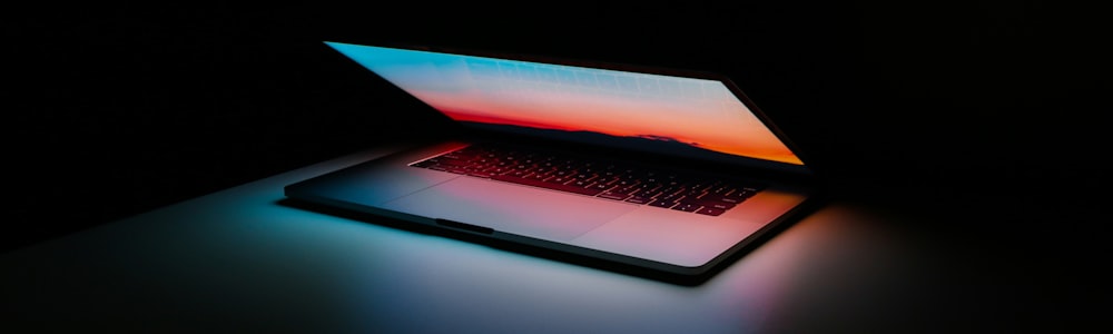 介绍未来数据中心技术与绿色存储解决方案的前瞻性文章配图